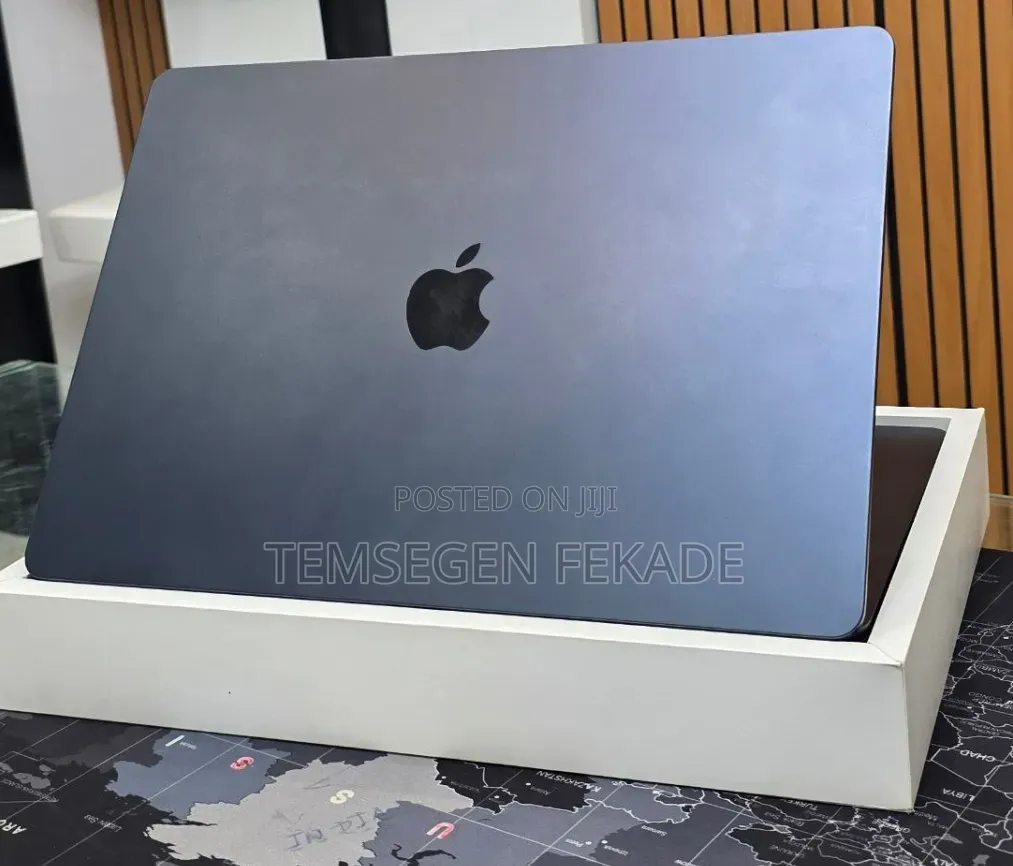 New Laptop Apple MacBook Air 2025 M4 15-inch 16GB Apple M4 SSD 256GB