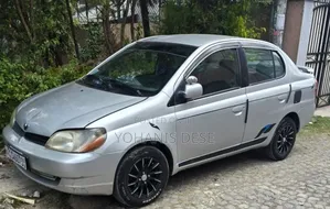 Toyota Platz 2001 Silver