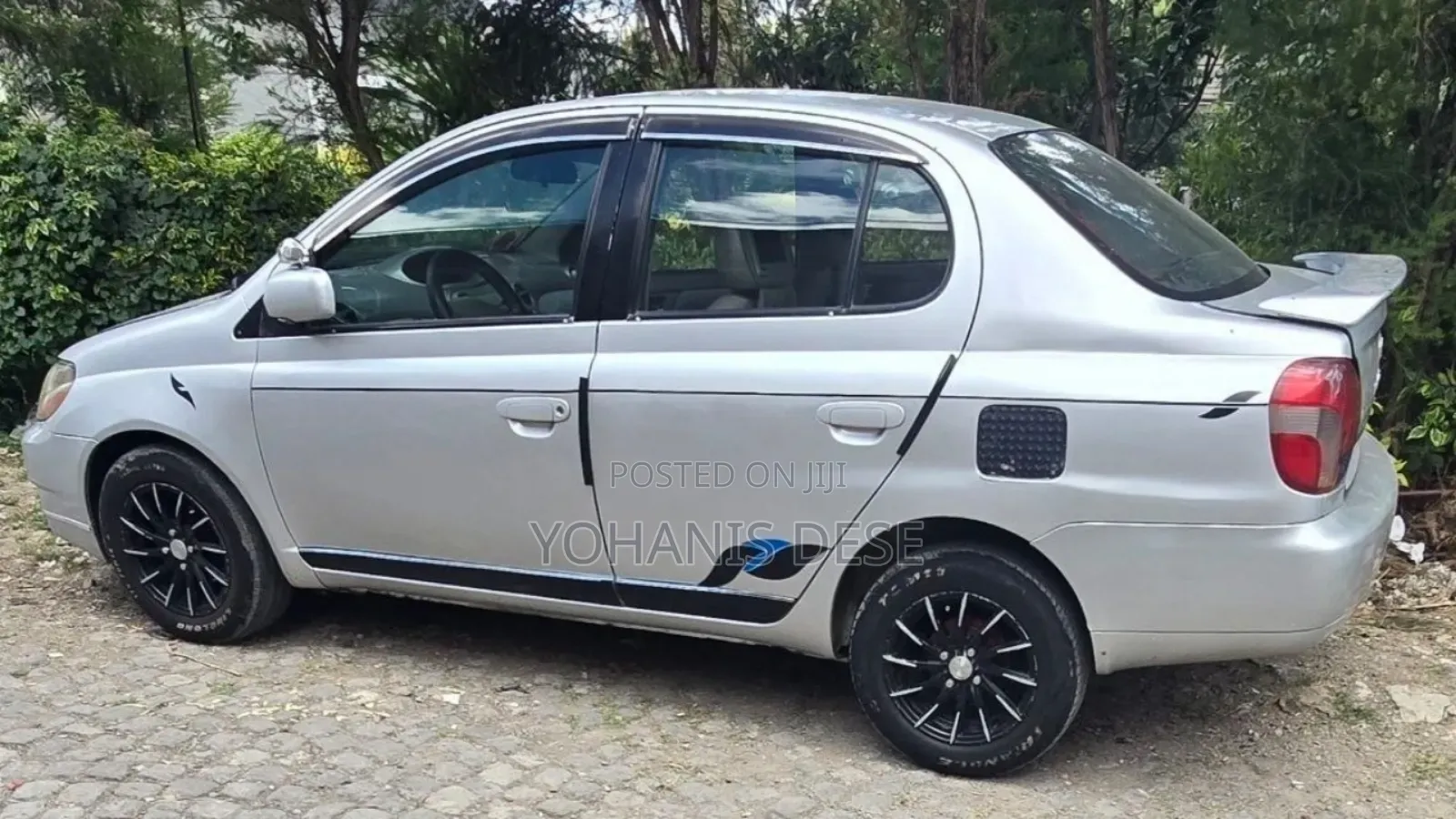 Toyota Platz 2001 Silver