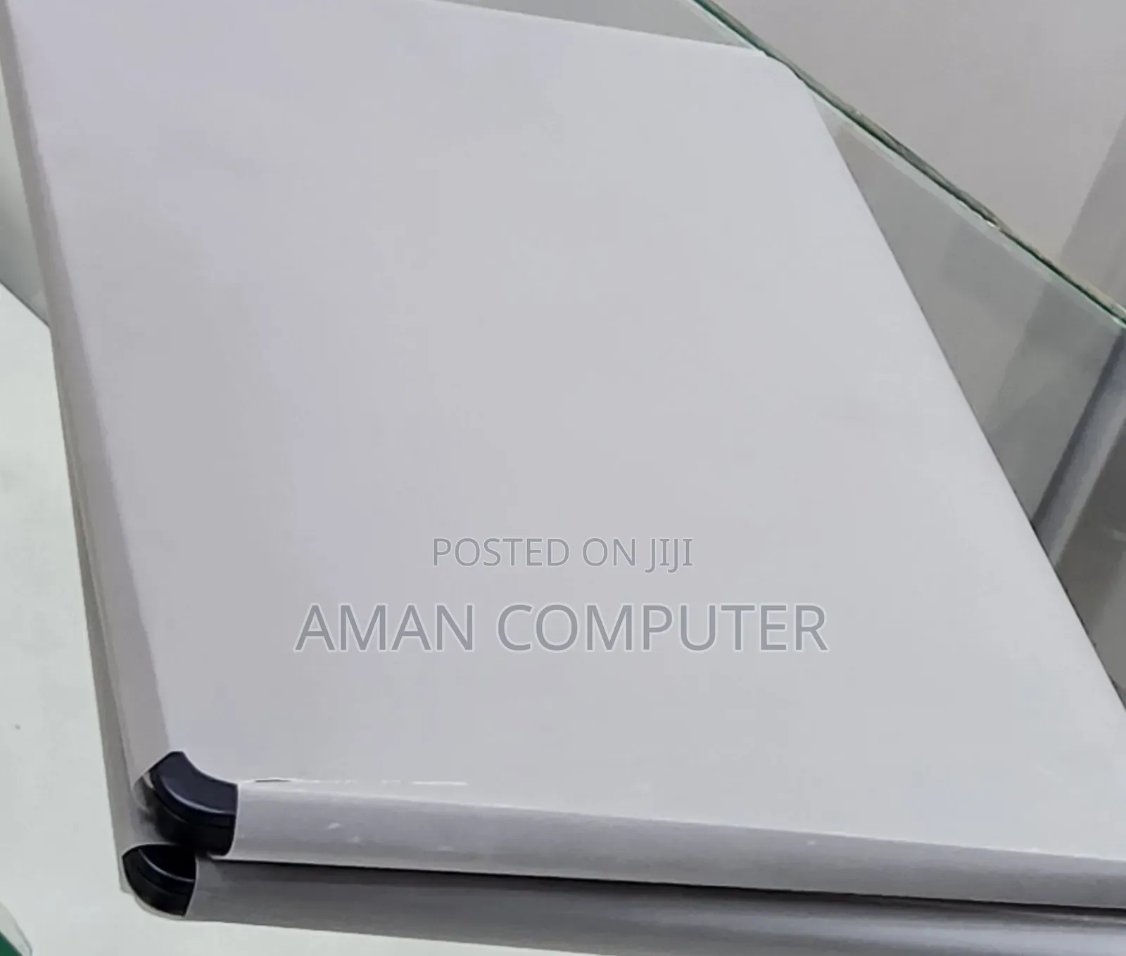 New Laptop Apple MacBook Air 2025 M4 13-inch 16GB Apple M4 SSD 256GB