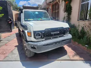 Toyota Land Cruiser 79 Series 2015 White