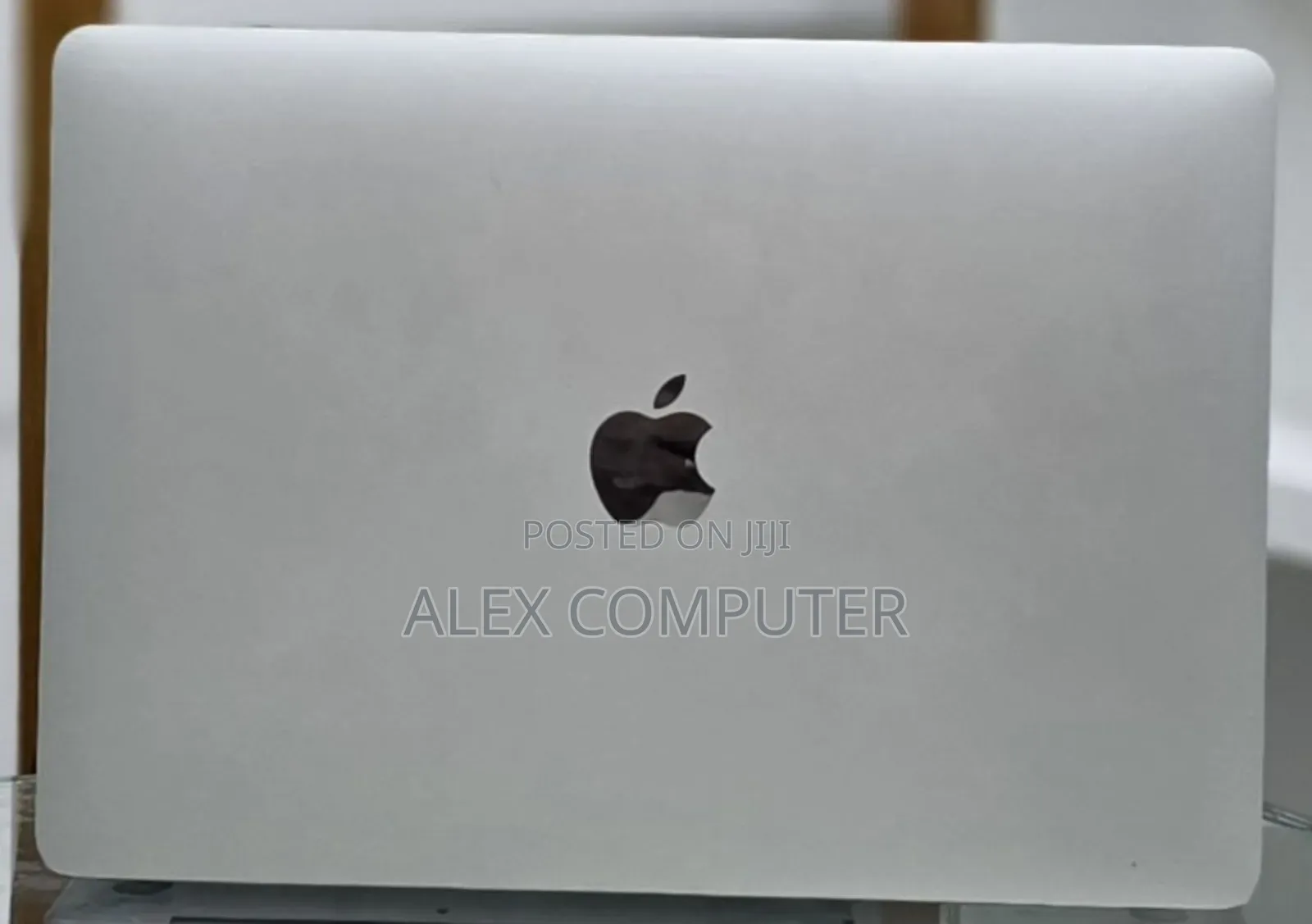 New Laptop Apple MacBook Air 2020 M1 16GB Apple M1 SSD 512GB