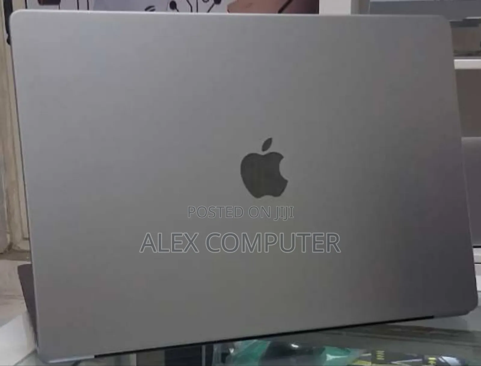 New Laptop Apple MacBook Pro M1 16GB Apple M1 Pro SSD 512GB