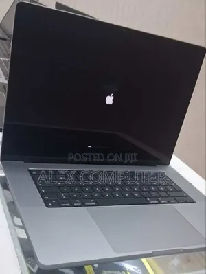 New Laptop Apple MacBook Pro M1 16GB Apple M1 Pro SSD 512GB