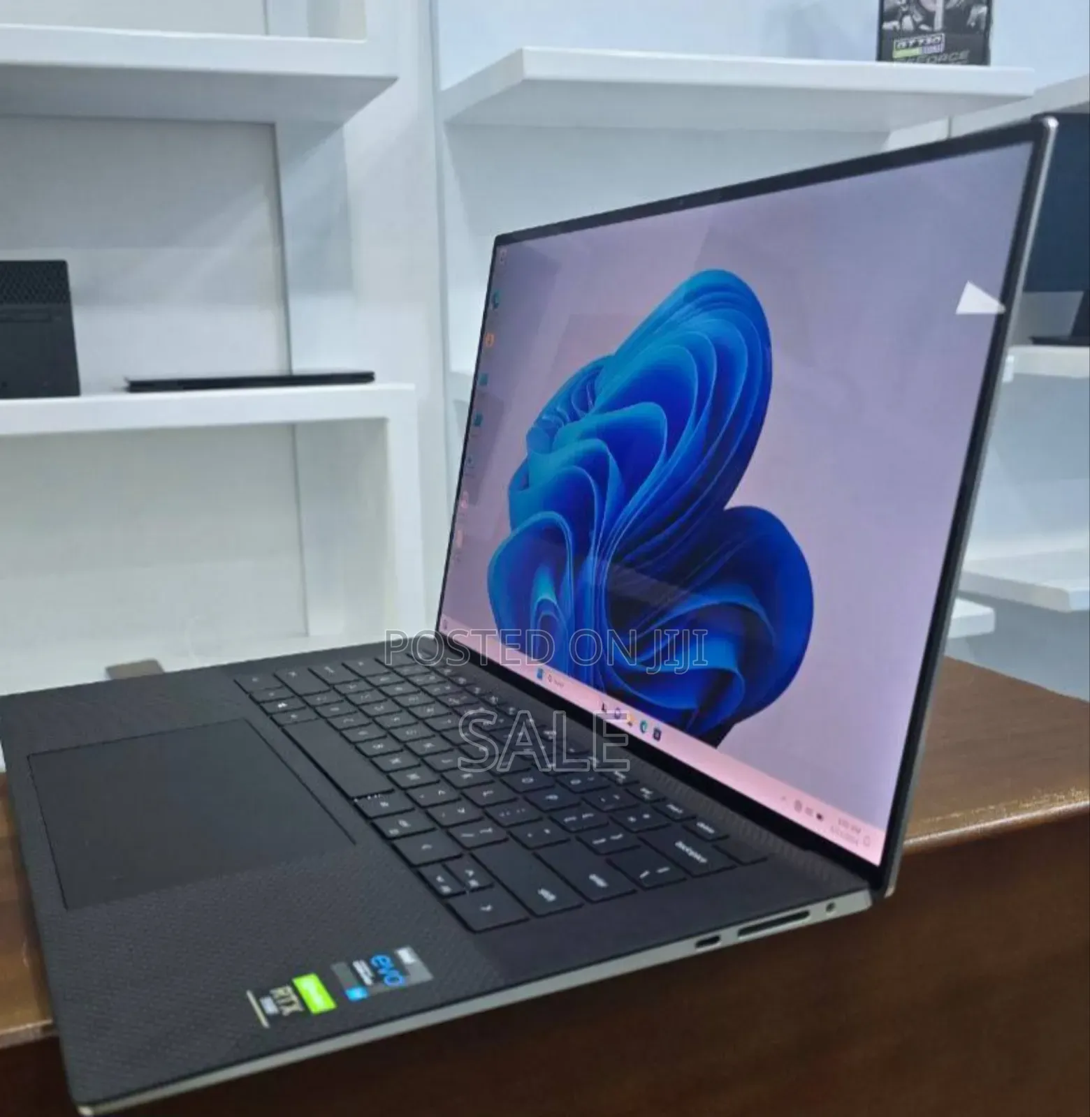 New Laptop Dell XPS 15 16GB Intel Core i7 SSD 512GB