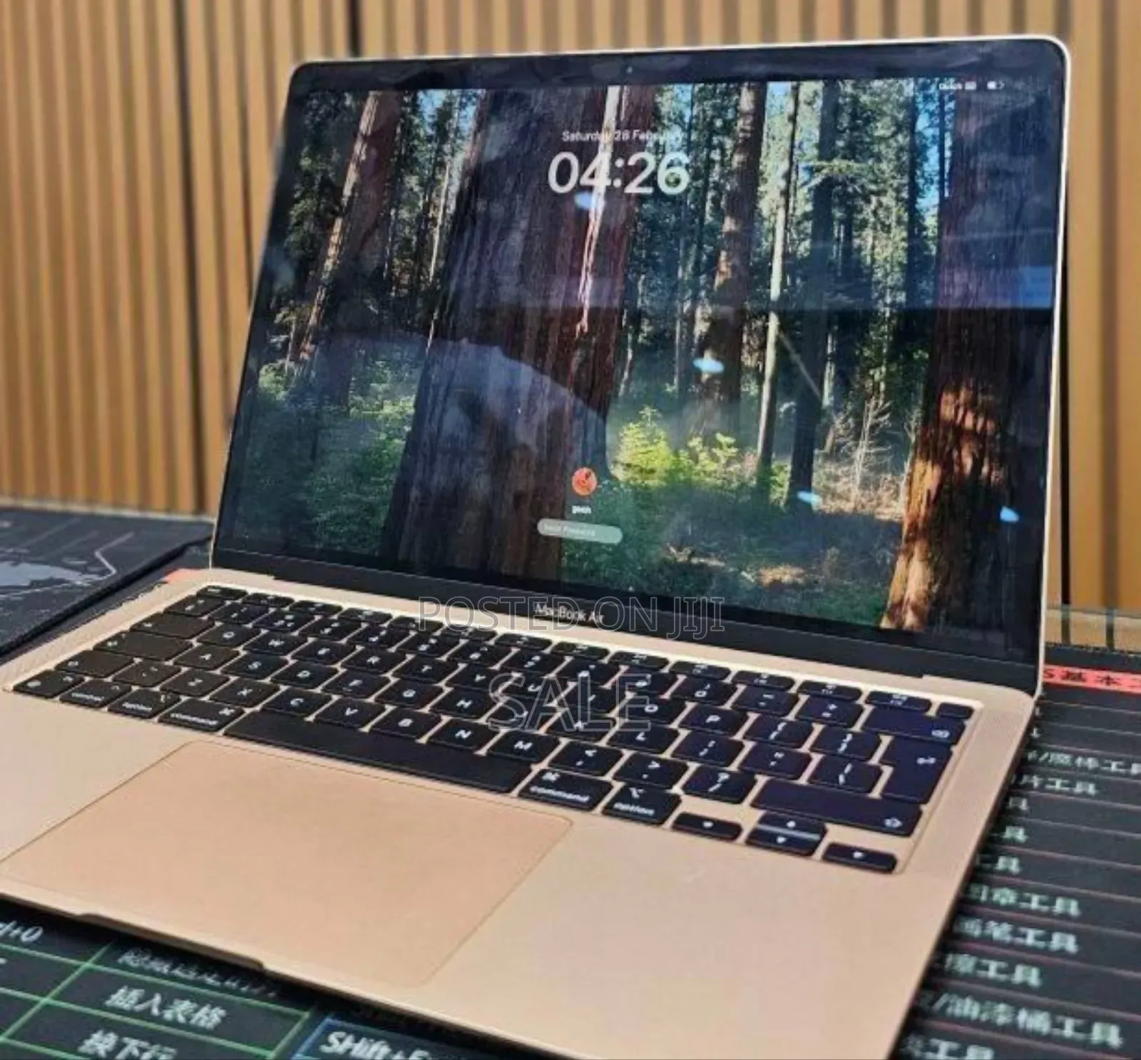New Laptop Apple MacBook Pro M1 8GB Apple M1 Pro SSD 256GB