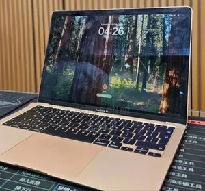 New Laptop Apple MacBook Pro M1 8GB Apple M1 Pro SSD 256GB