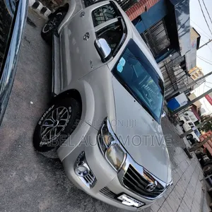 Toyota Hilux 2015 Gold