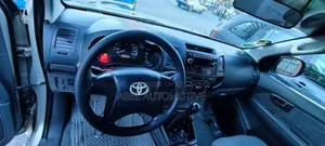 Toyota Hilux 2015 Gold