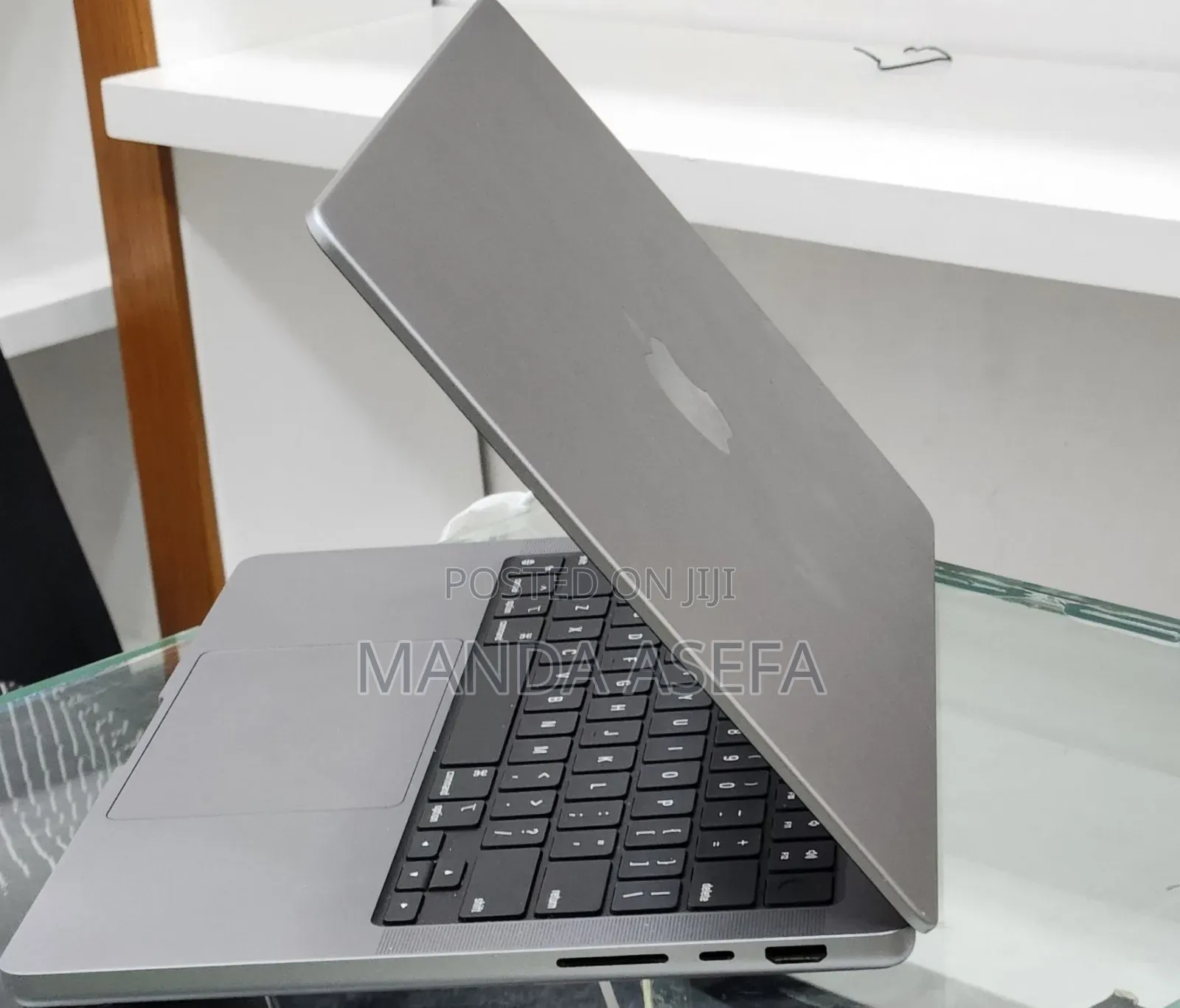 New Laptop Apple MacBook Air 2024 M3 13-inch 16GB Apple M4 SSD 256GB