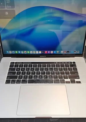 New Laptop Apple MacBook Pro 2019 16GB Intel Core i7 SSD 512GB