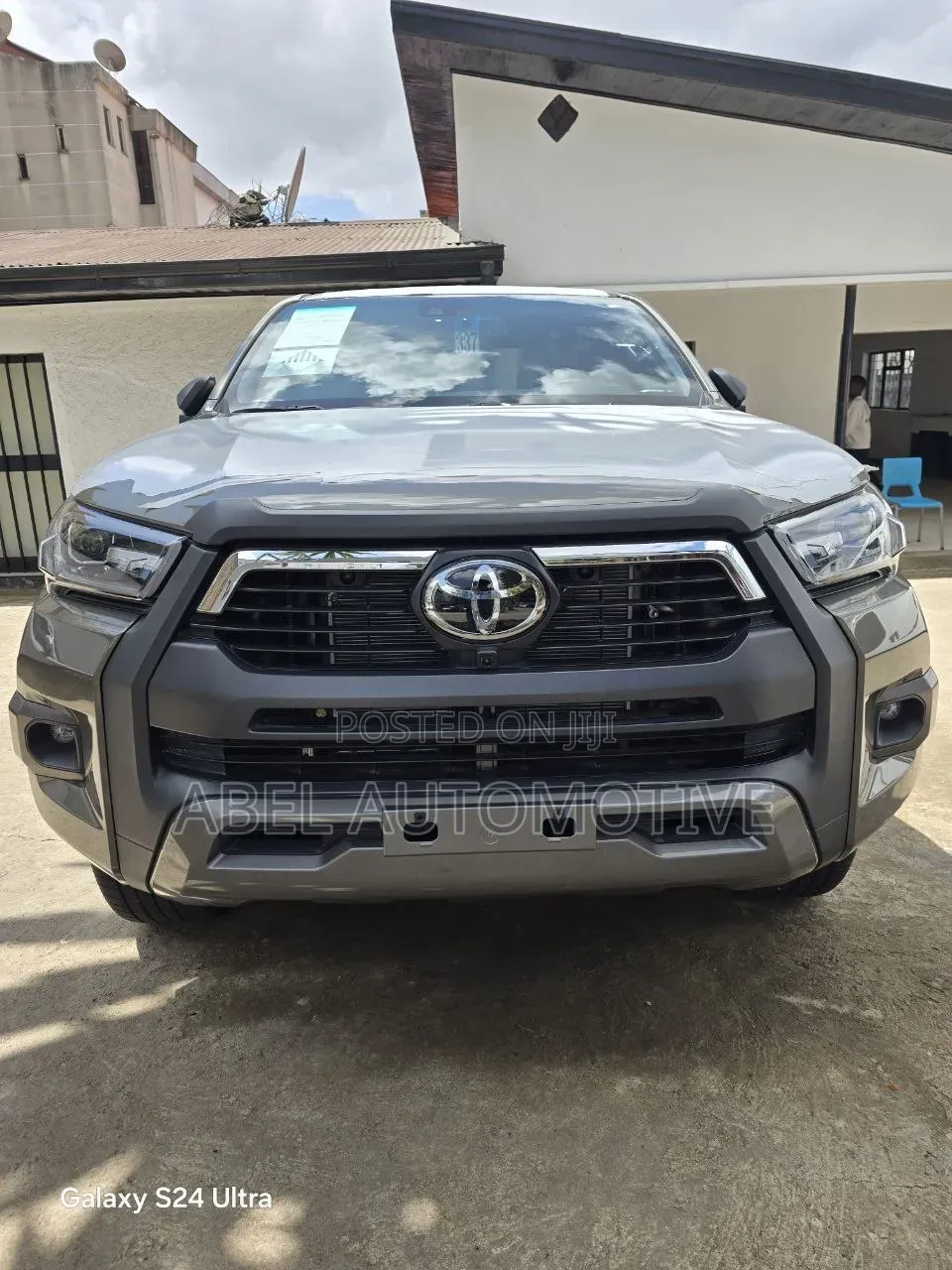New Toyota Hilux 2025 Gray