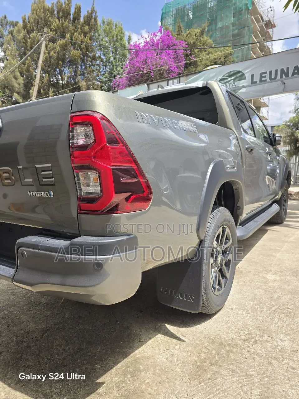 New Toyota Hilux 2025 Gray