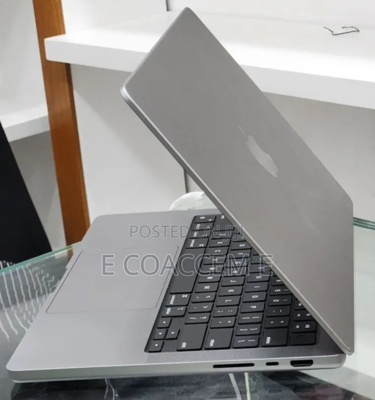 New Laptop Apple MacBook 32GB SSD 512GB