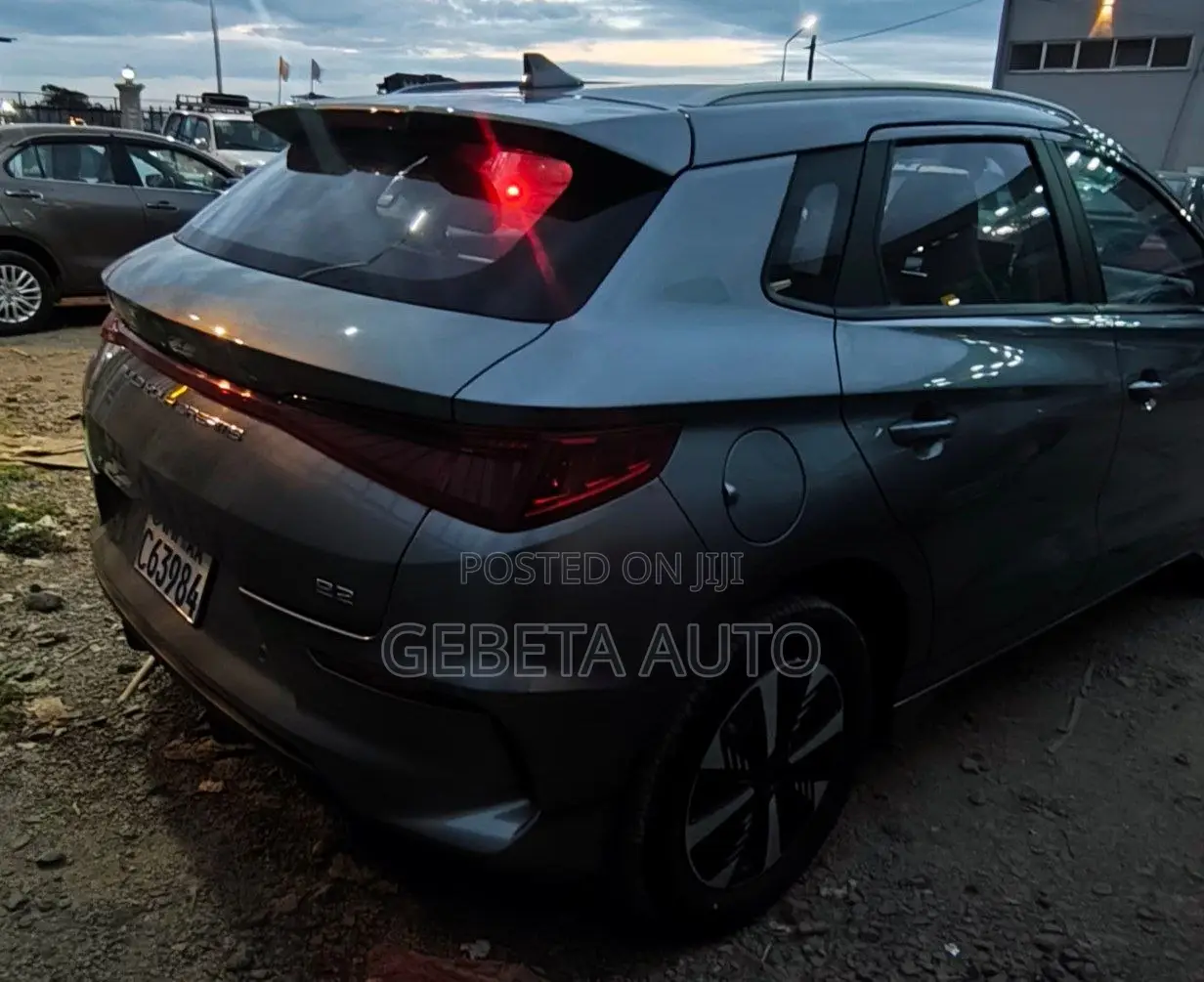 BYD E2 43 kWh 94 hp FWD 2025