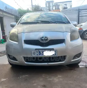 Toyota Yaris 2010 Silver