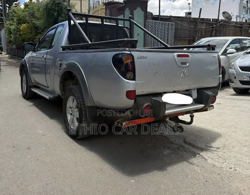Mitsubishi L200 2008 Silver