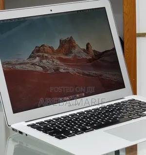 New Laptop Apple MacBook Air 2015 8GB Intel Core i5 SSD 128GB
