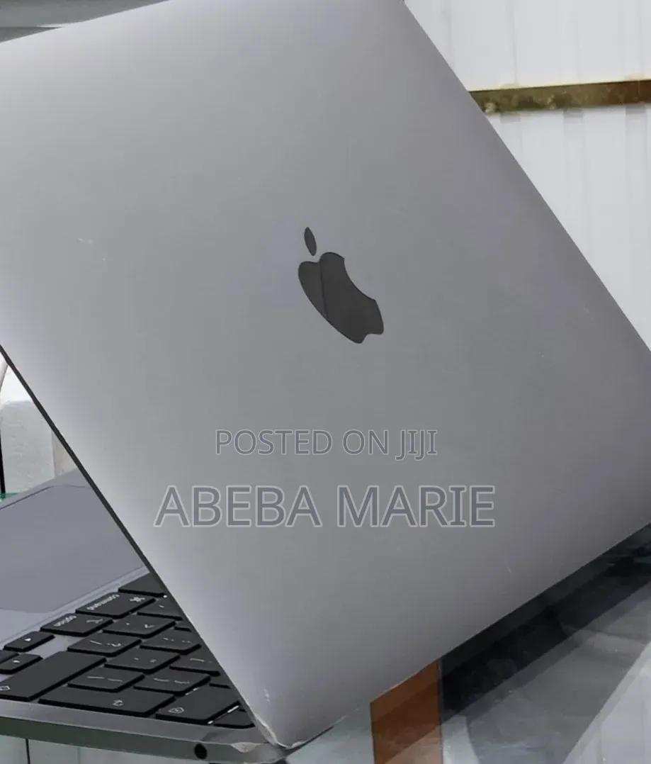 New Laptop Apple MacBook Pro 2020 M1 8GB Intel Core i5 SSD 256GB