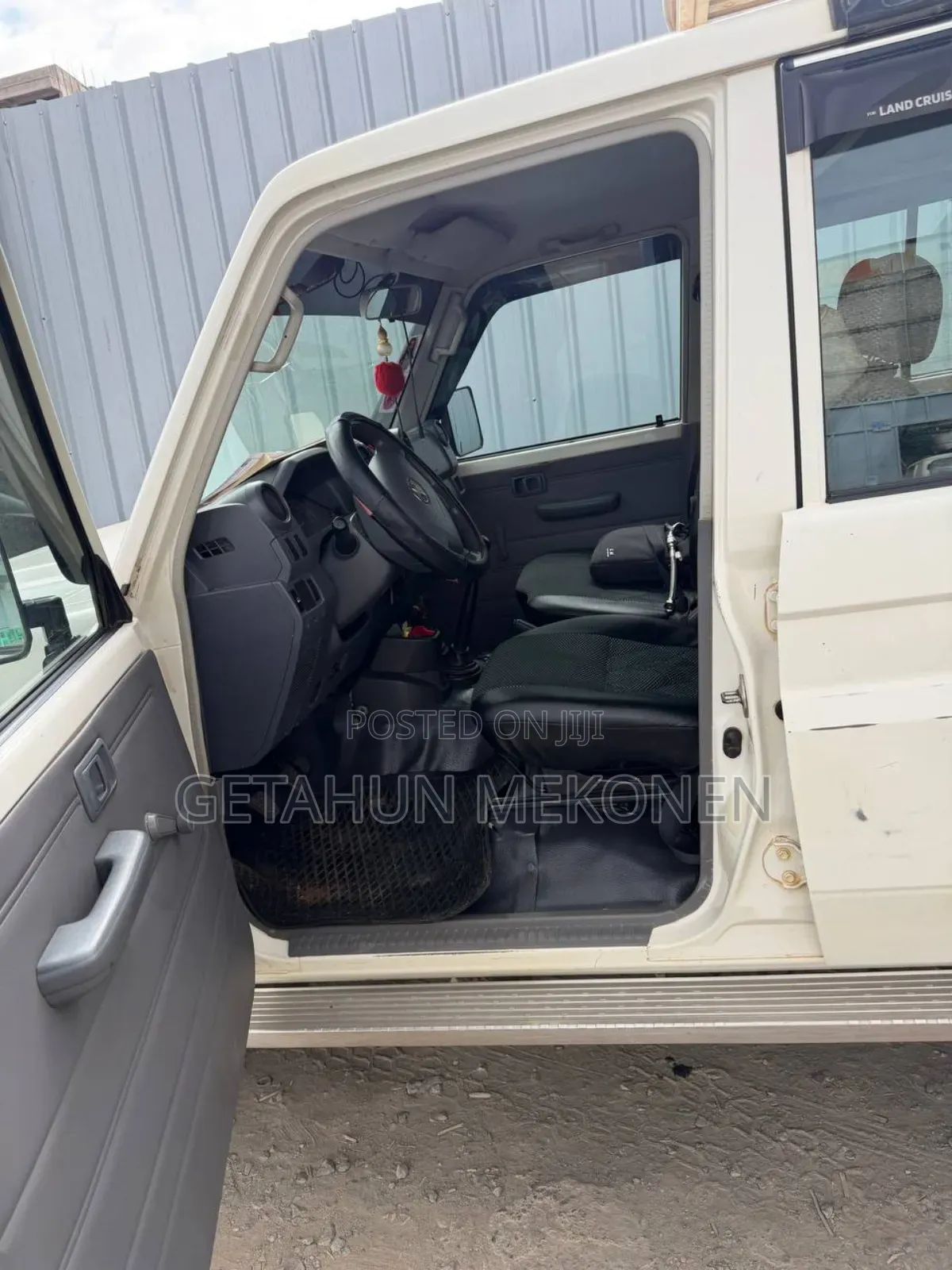 Toyota Land Cruiser 2016 White