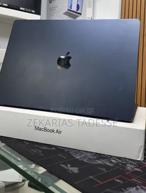 New Laptop Apple MacBook Air 2025 M4 13-inch 16GB Apple M4 SSD 256GB