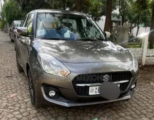 Suzuki Swift 2022 Gray