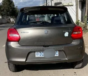 Suzuki Swift 2022 Gray