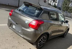 Suzuki Swift 2022 Gray