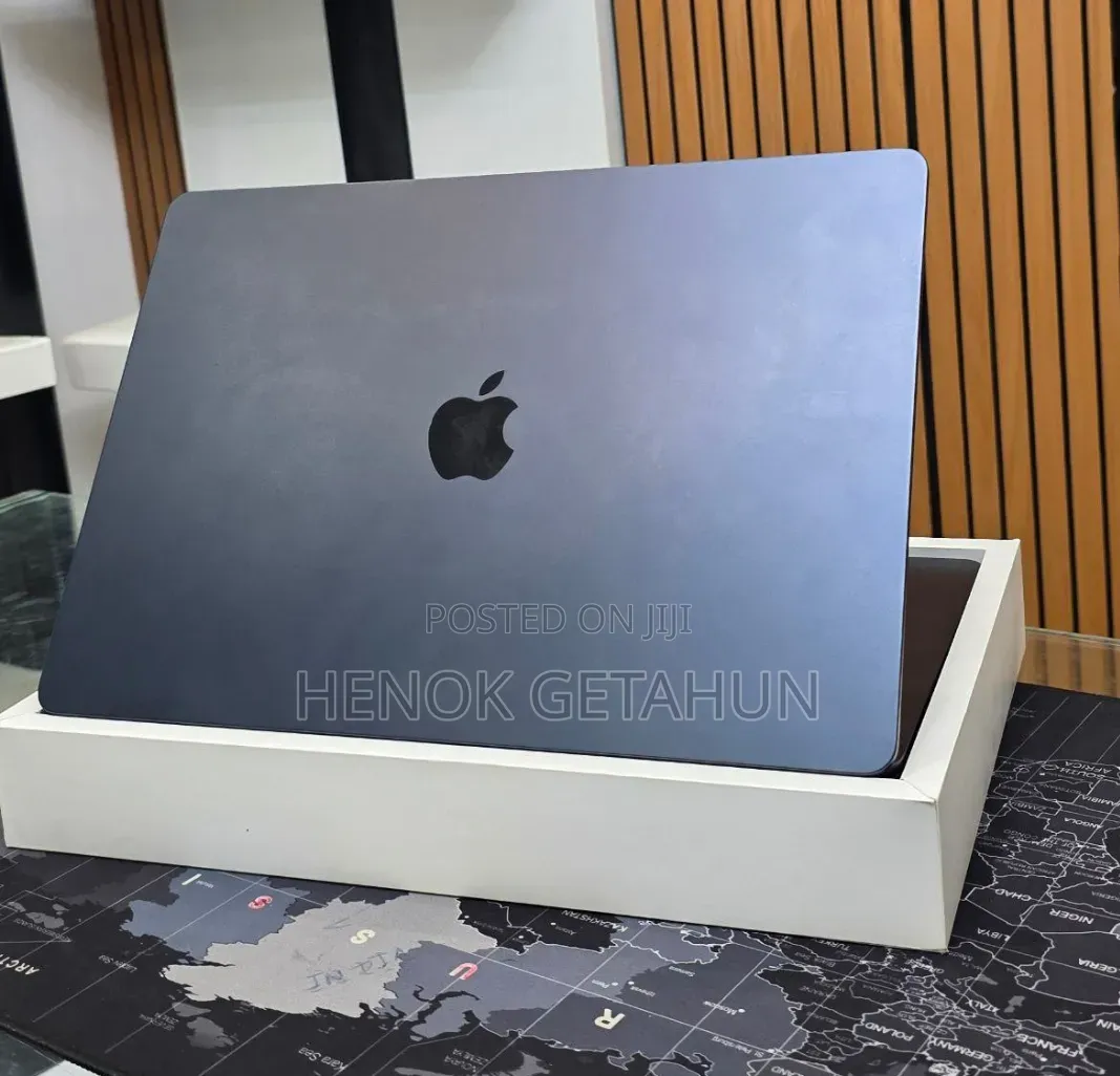New Laptop Apple MacBook Air 2025 M4 15-inch 16GB Apple M4 SSD 256GB