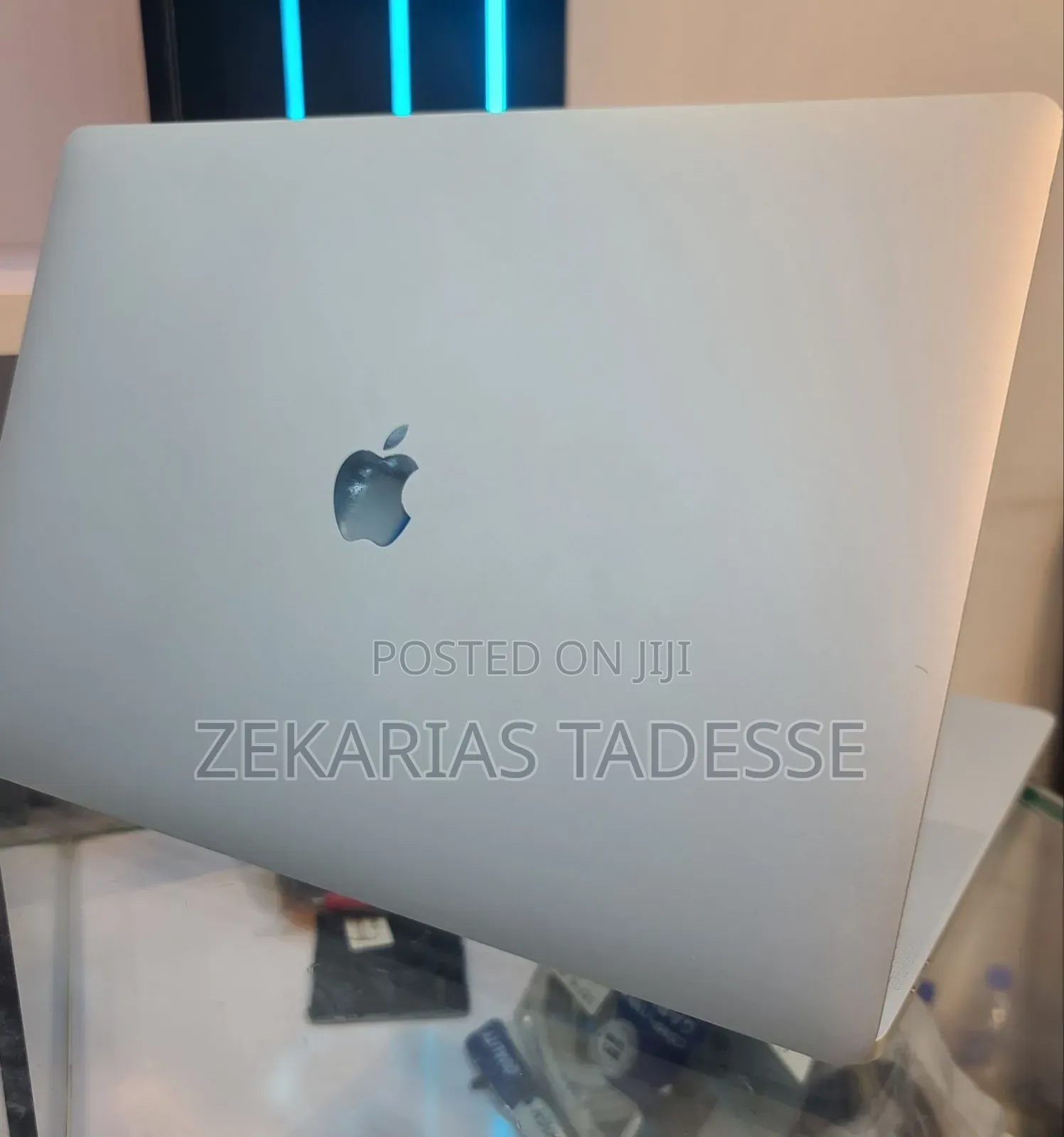 New Laptop Apple MacBook Pro 2019 16GB Intel Core i7 SSD 512GB