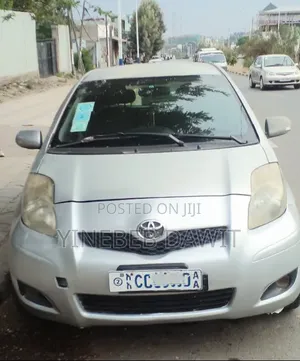 Toyota Yaris 2010 Silver