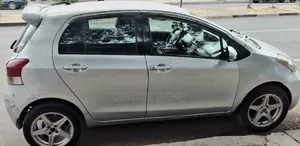 Toyota Yaris 2010 Silver