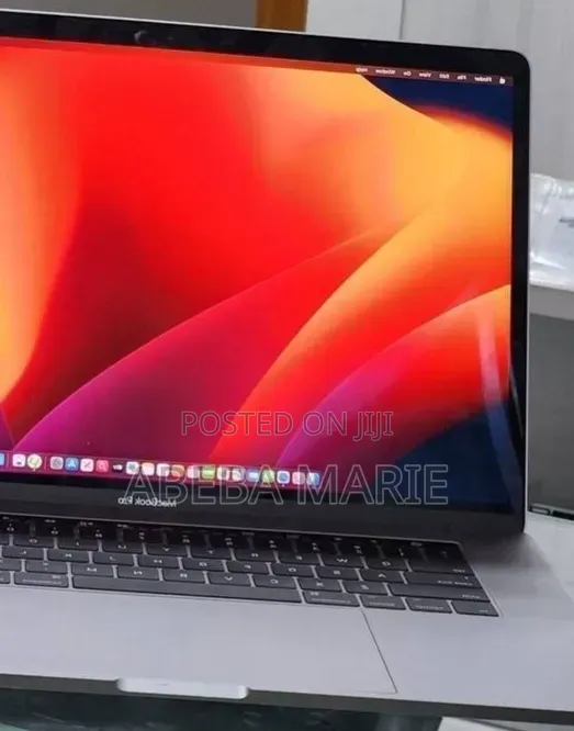 New Laptop Apple MacBook Pro 2017 16GB Intel Core i7 SSD 512GB