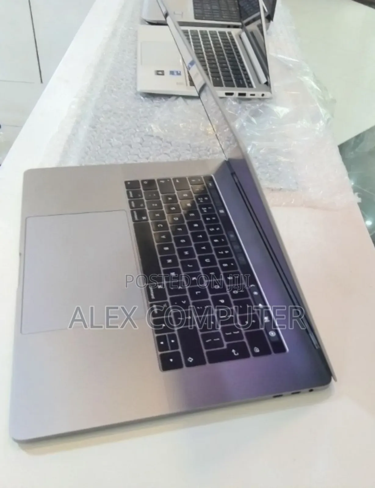 New Laptop Apple MacBook Pro M1 16GB Intel Core i7 SSD 512GB
