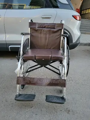 Toilet Wheelchair襞劇adv (Gt8000) Wheel Chair