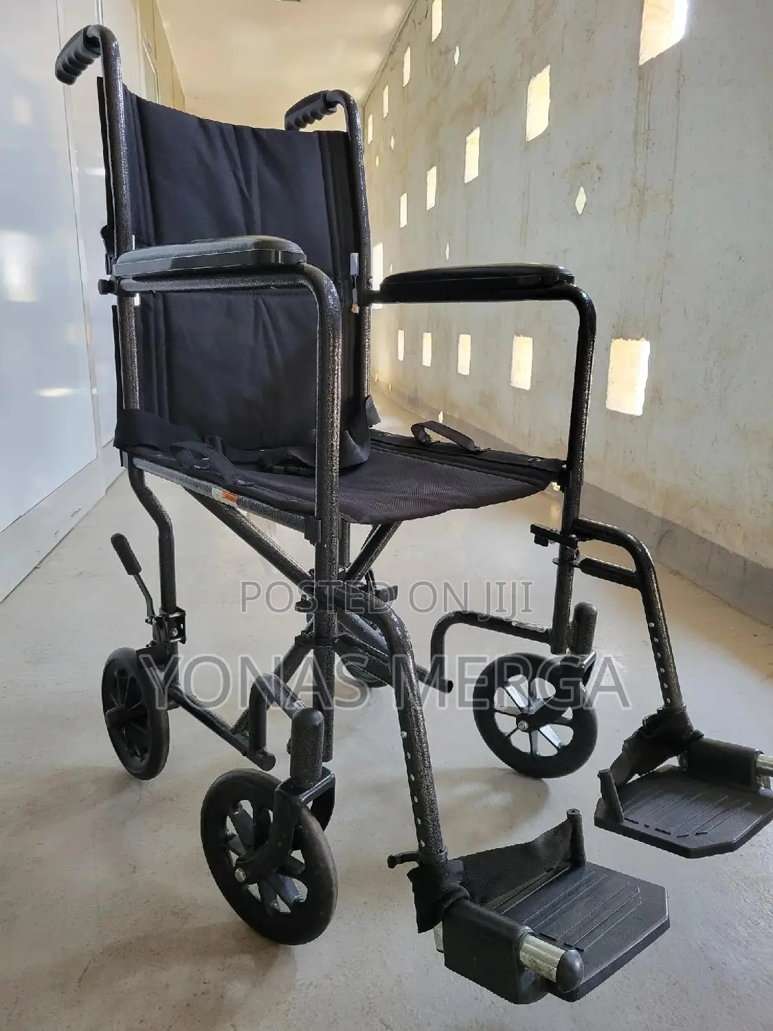 Small Wheel Wheelchair basic Wheelchair Large Wheels 600 Mm