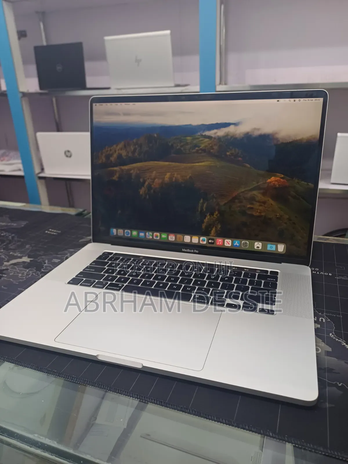 New Laptop Apple MacBook Pro 2019 16GB Intel Core i7 SSD 512GB