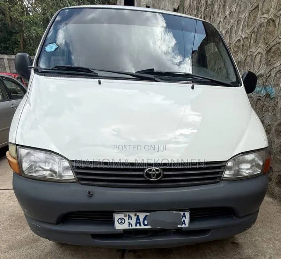 Toyota HiAce 2001 White