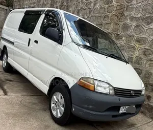 Toyota HiAce 2001 White