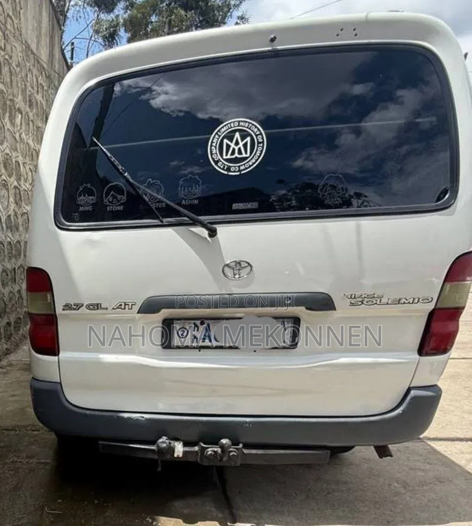 Toyota HiAce 2001 White