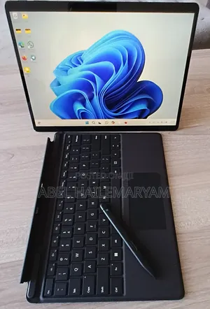 New Laptop Microsoft Surface Pro 9 16GB Intel Core i7 SSD 256GB