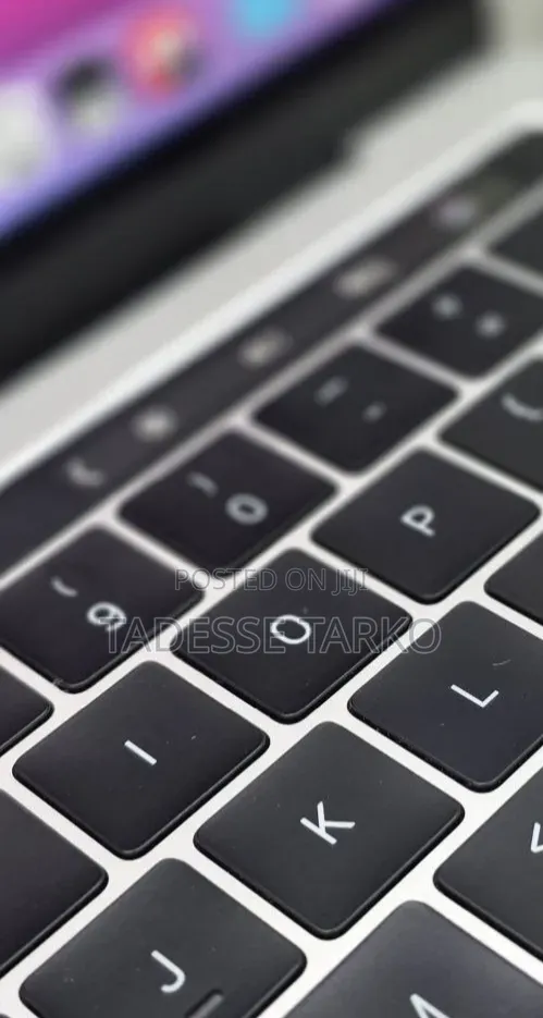 New Laptop Apple MacBook Pro 2019 16GB Intel Core i7 SSD 256GB