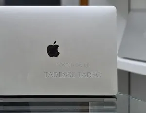 New Laptop Apple MacBook Pro 2019 16GB Intel Core i7 SSD 256GB