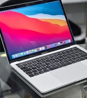 New Laptop Apple MacBook Pro 2019 16GB Intel Core i7 SSD 256GB
