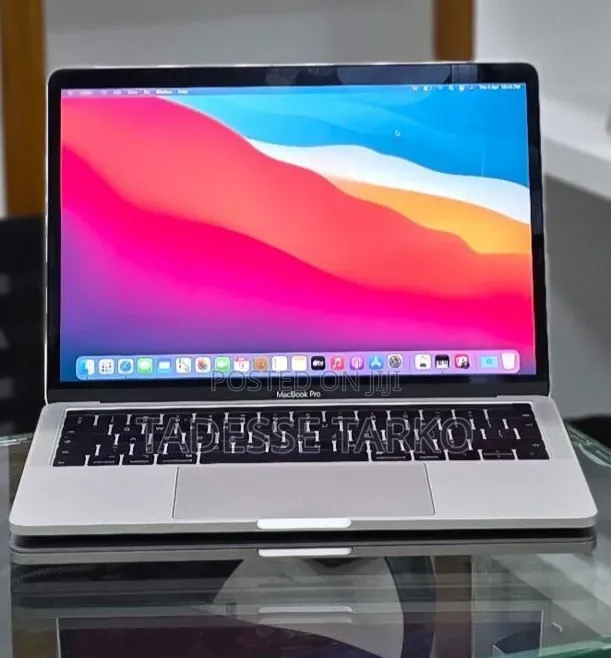 New Laptop Apple MacBook Pro 2019 16GB Intel Core i7 SSD 256GB