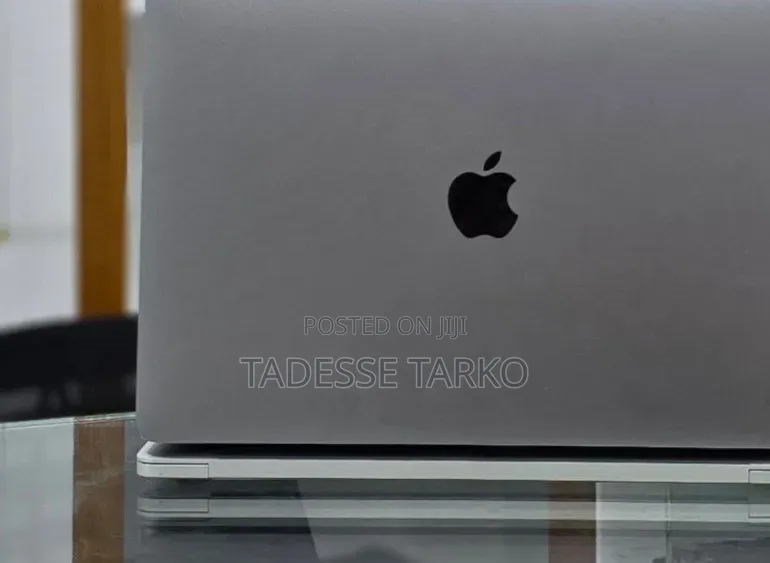 New Laptop Apple MacBook Pro 2019 16GB Intel Core i5 SSD 256GB