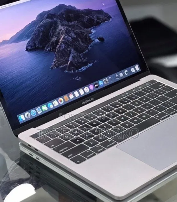 New Laptop Apple MacBook Pro 2019 16GB Intel Core i5 SSD 256GB