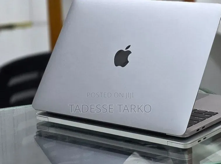 New Laptop Apple MacBook Pro 2019 16GB Intel Core i5 SSD 256GB