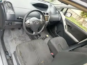 Toyota Yaris 2010 Black