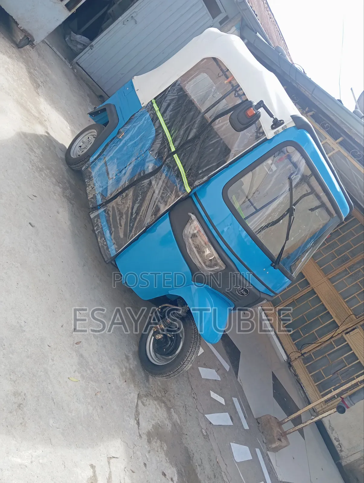 New Bajaj RE 2024 Blue